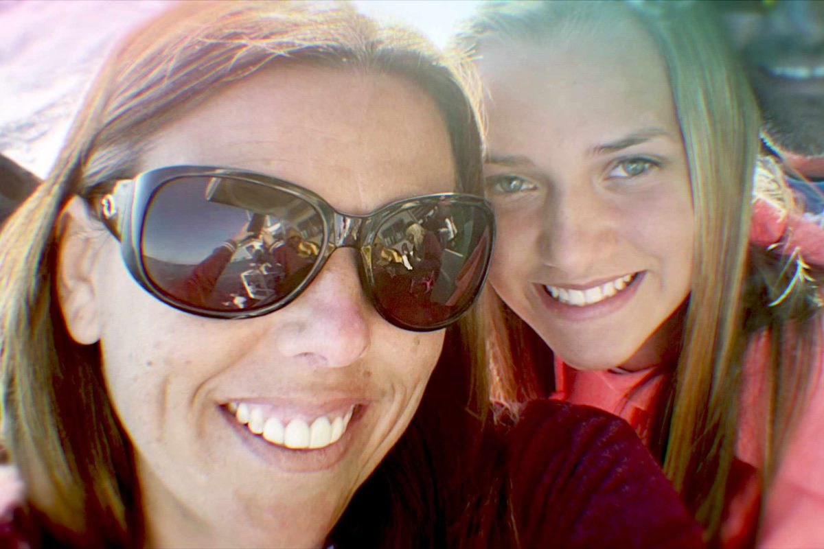 Kendra Licari (left) and her daughter Lauryn Licari (right) pose and smile for a selfie. Photo courtesy of Kendra Licari