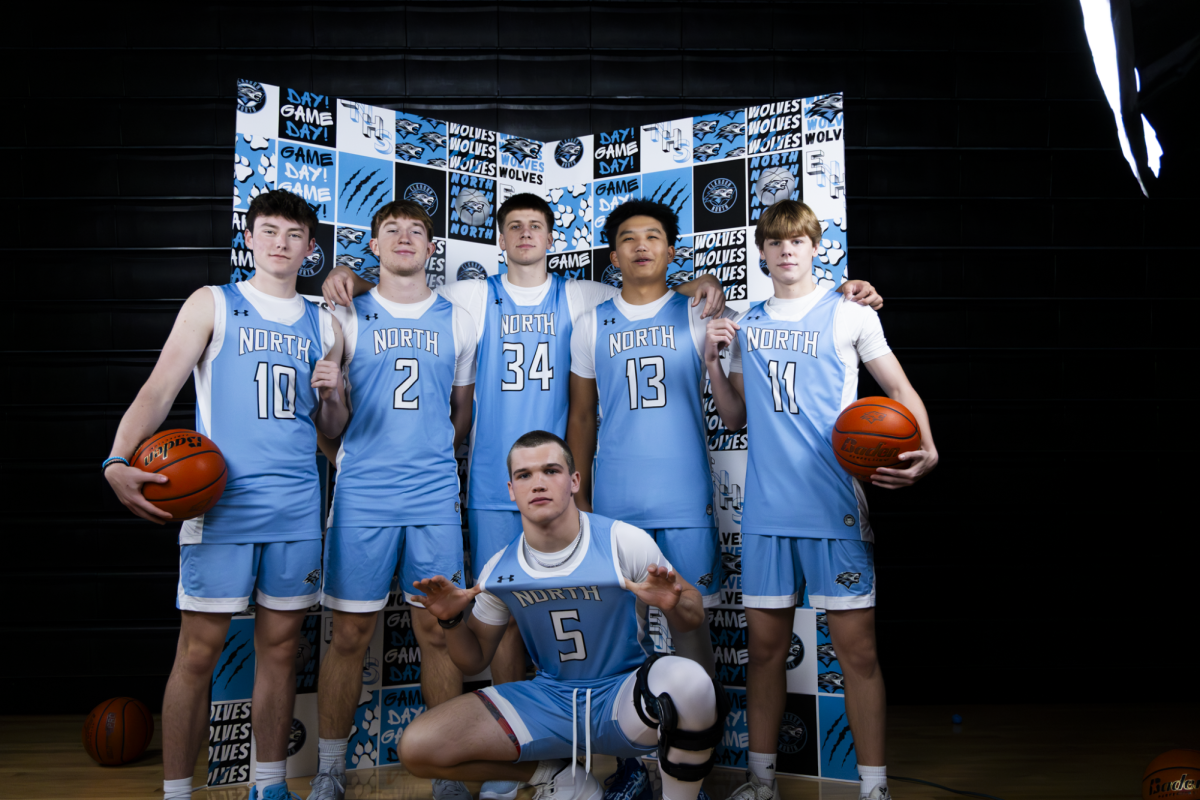 The Elkhorn North boys basketball seniors posing for a picture. There are six seniors in the 2025-26 season, however last year there were only three. Photo courtesy of Brandon Orgibold